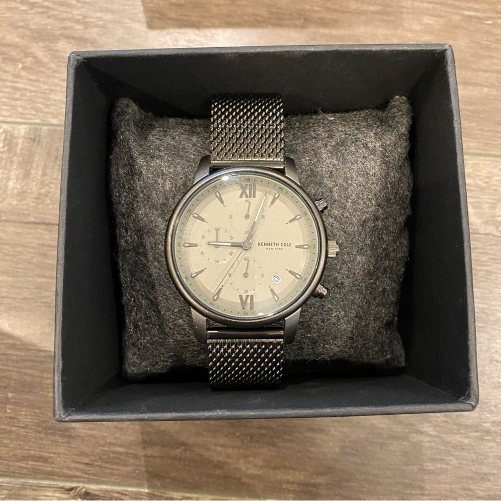 Kenneth Cole Gray Mesh Chronograph Watch